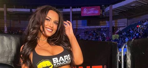 BKFC Bombshell Amber Fields Trades In Her Round Cards For。